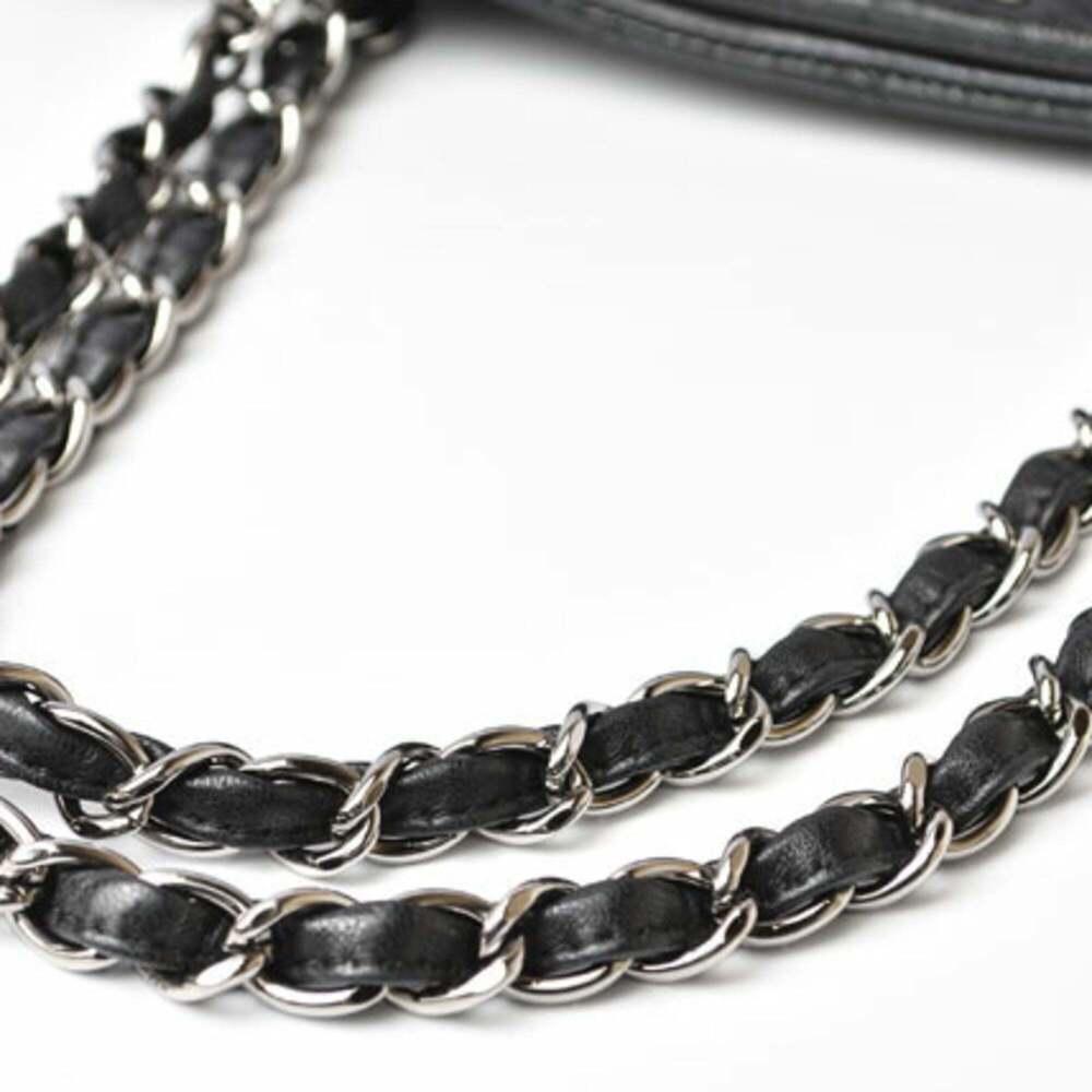 CHANEL Black Leather Tote Bag - Picture 6 of 13